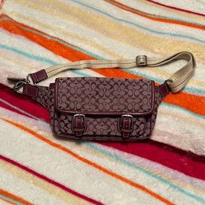 💜Coach waist bag/purse purple.💜